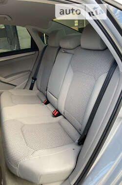 Седан Volkswagen Passat 2014 в 