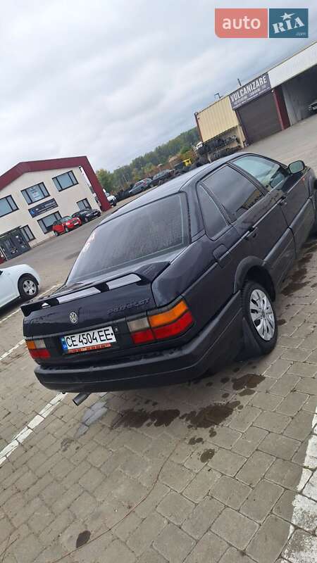 Седан Volkswagen Passat 1988 в Чернівцях