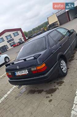 Седан Volkswagen Passat 1988 в Черновцах