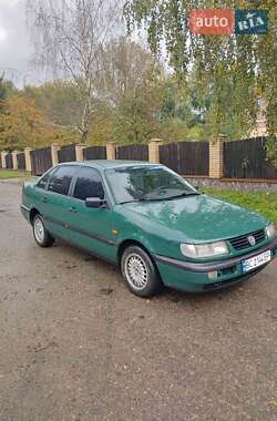 Седан Volkswagen Passat 1995 в Львові