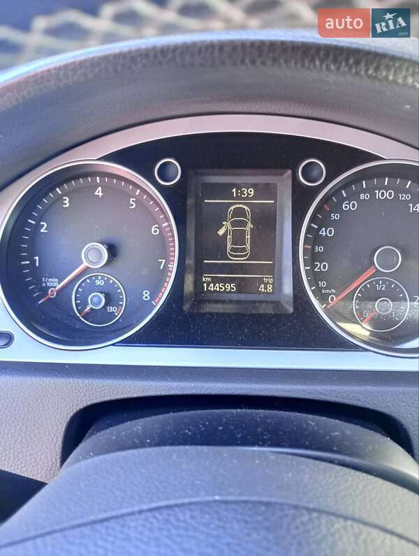 Седан Volkswagen Passat 2010 в Киеве