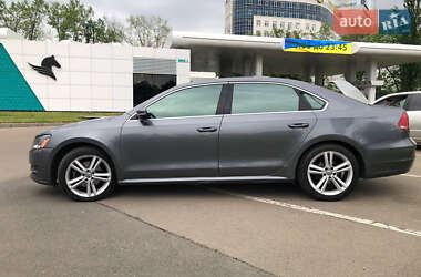 Седан Volkswagen Passat 2014 в Киеве