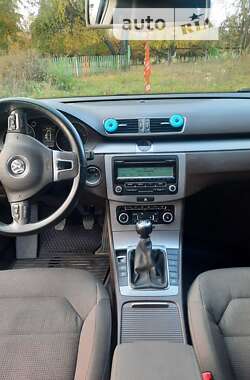 Седан Volkswagen Passat 2011 в Дунаевцах