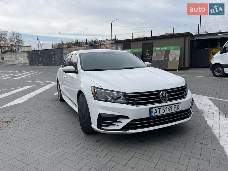 Седан Volkswagen Passat 2016 в Ивано-Франковске