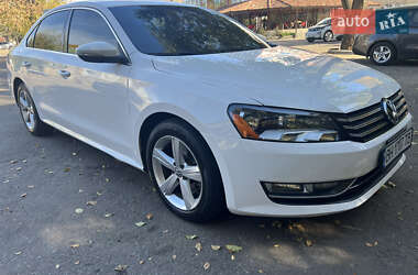 Седан Volkswagen Passat 2012 в Миколаєві