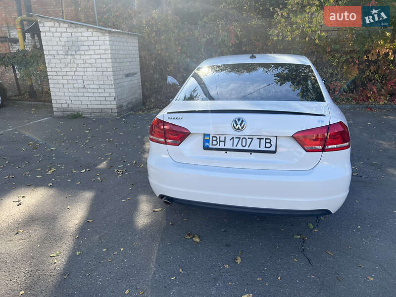 Седан Volkswagen Passat 2012 в Николаеве
