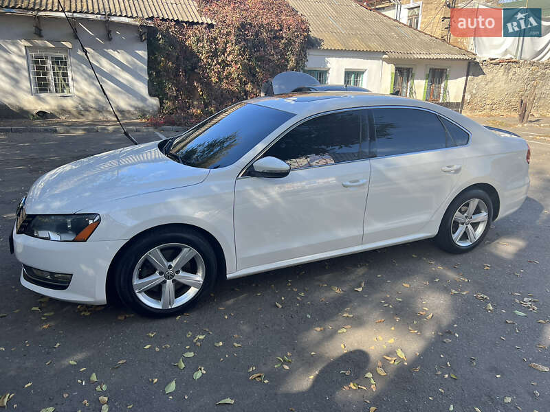 Седан Volkswagen Passat 2012 в Николаеве