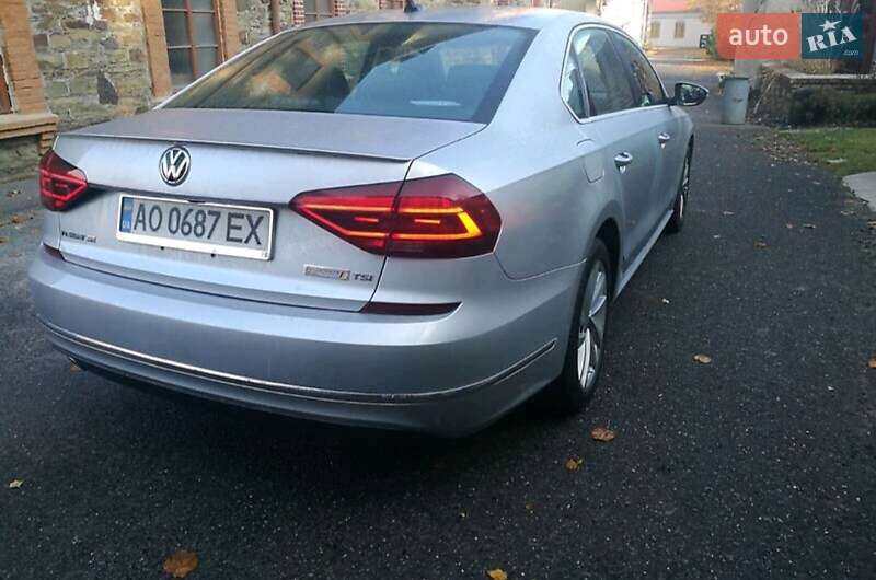 Седан Volkswagen Passat 2017 в Рахове