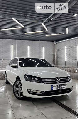 Седан Volkswagen Passat 2014 в Харькове