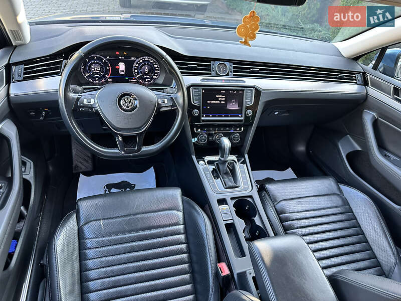 Універсал Volkswagen Passat 2016 в Чернівцях