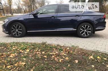 Седан Volkswagen Passat 2015 в Остер