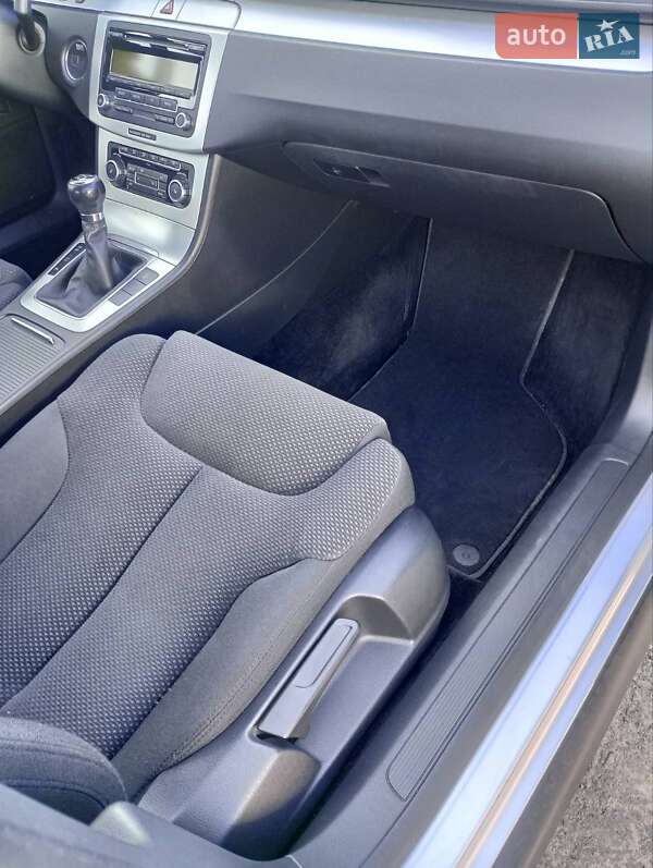 Седан Volkswagen Passat 2010 в Киеве