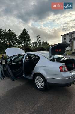 Седан Volkswagen Passat 2007 в Житомире