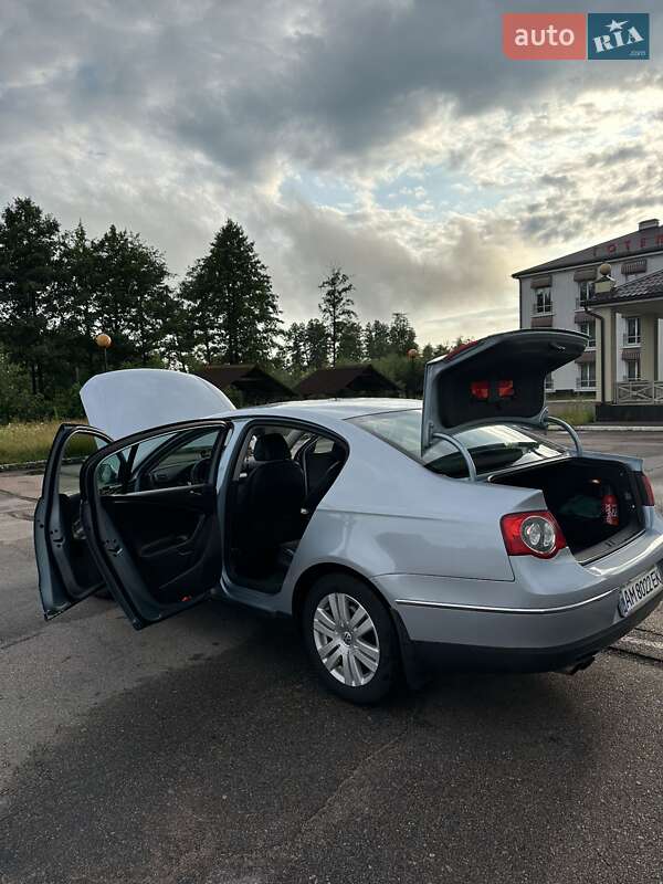 Седан Volkswagen Passat 2007 в Житомире