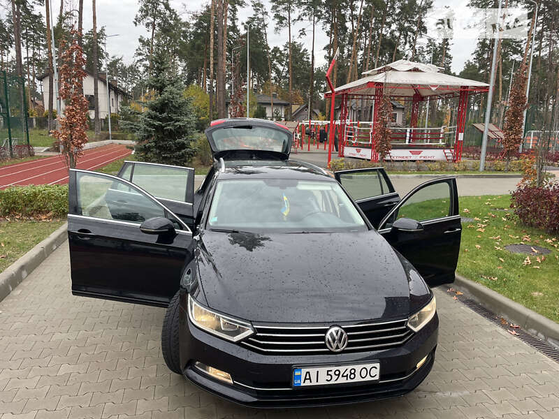 Универсал Volkswagen Passat 2016 в Киеве