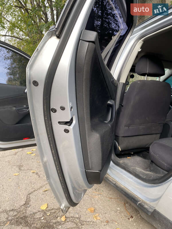 Универсал Volkswagen Passat 2006 в Днепре