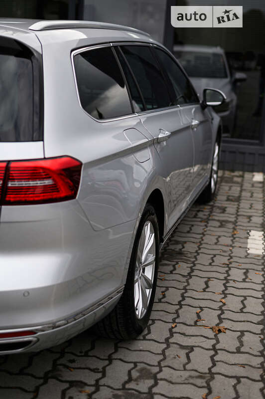Універсал Volkswagen Passat 2018 в Львові