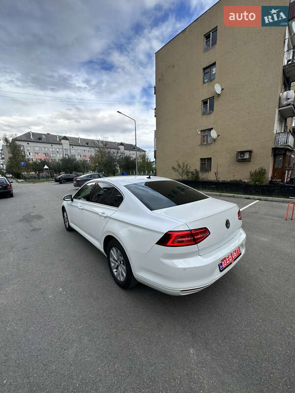 Седан Volkswagen Passat 2018 в Мукачево