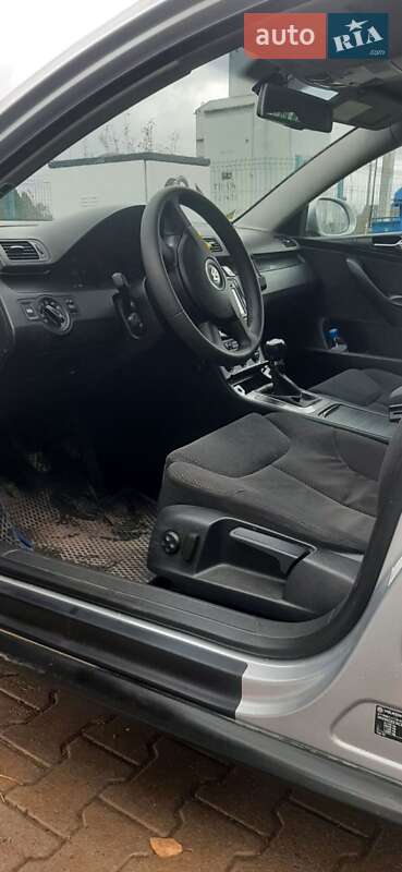 Універсал Volkswagen Passat 2007 в Чернівцях
