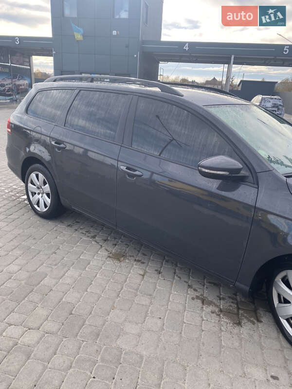 Универсал Volkswagen Passat 2013 в Жовкве