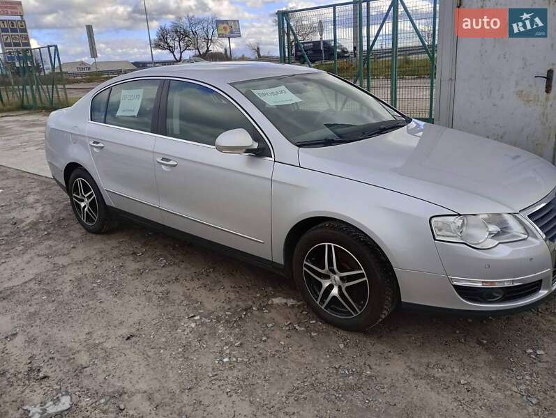 Седан Volkswagen Passat 2010 в Киеве