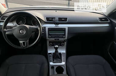 Универсал Volkswagen Passat 2011 в Каменском