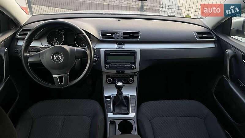 Volkswagen Passat 2011 Volkswagen Passat 2011