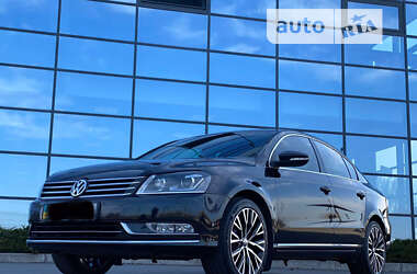 Седан Volkswagen Passat 2013 в Дніпрі