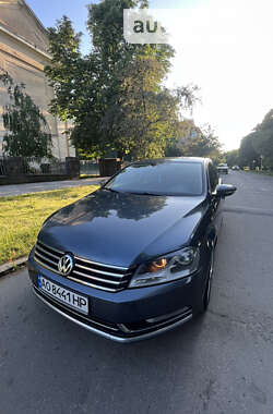 Седан Volkswagen Passat 2013 в Ужгороді