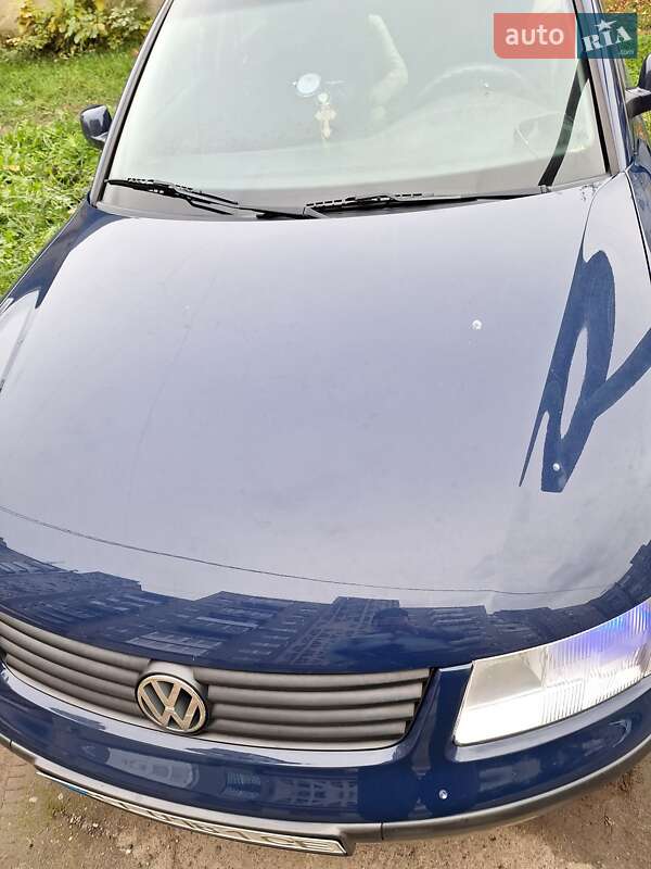 Седан Volkswagen Passat 1998 в Калуші