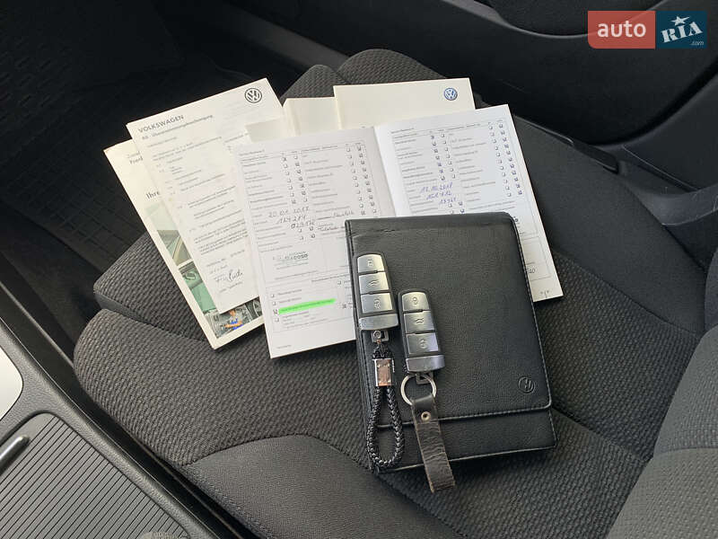 Універсал Volkswagen Passat 2010 в Вінниці