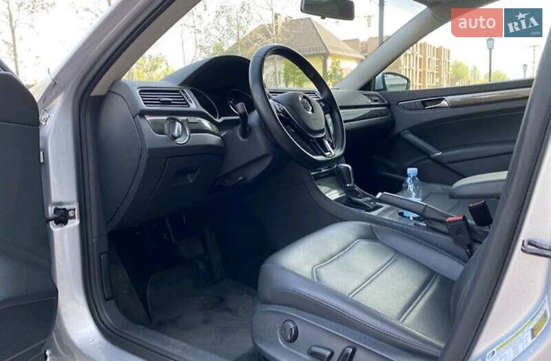 Седан Volkswagen Passat 2017 в Рахове