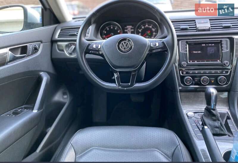 Седан Volkswagen Passat 2017 в Рахове