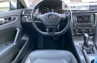 Седан Volkswagen Passat 2017 в Рахові