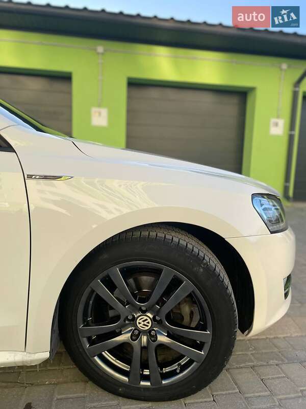 Седан Volkswagen Passat 2013 в Кам'янець-Подільському