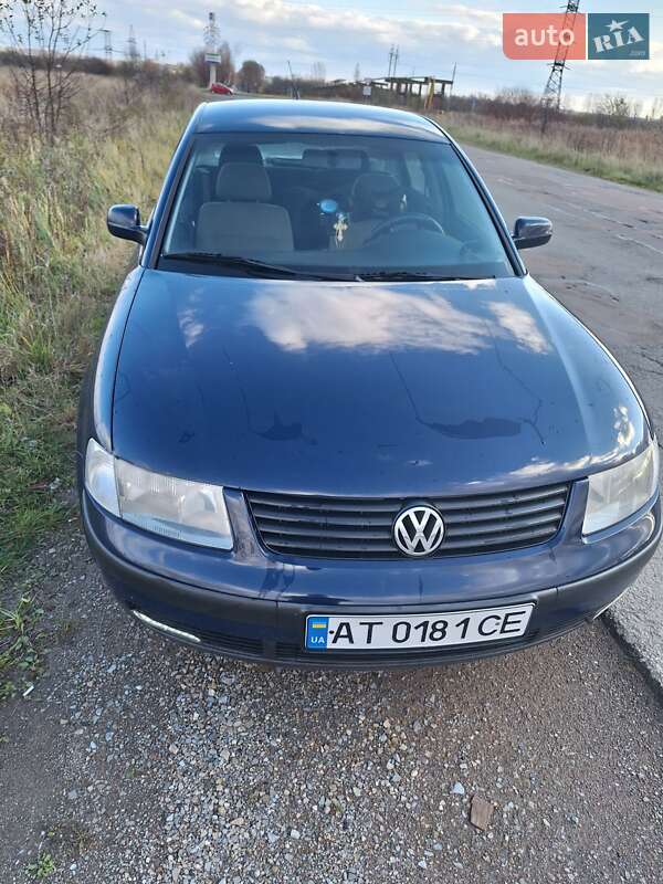 Седан Volkswagen Passat 1998 в Калуші