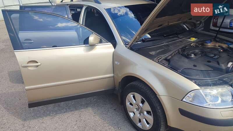 Універсал Volkswagen Passat 2003 в Краматорську