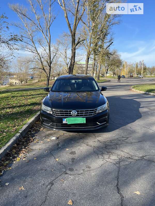 Седан Volkswagen Passat 2017 в 