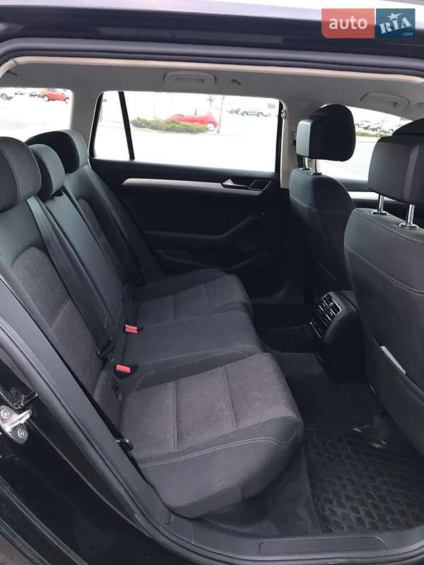 Универсал Volkswagen Passat 2015 в Львове