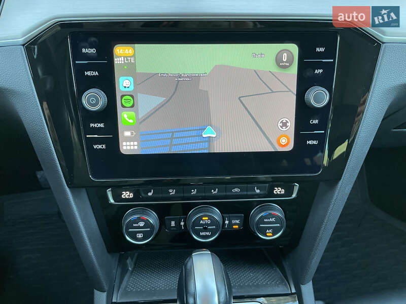 Универсал Volkswagen Passat 2019 в Львове