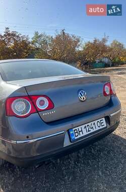 Седан Volkswagen Passat 2006 в Одессе