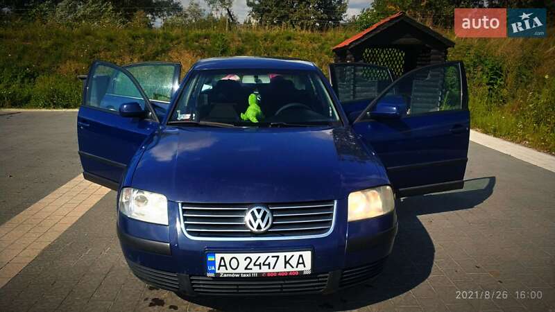 Седан Volkswagen Passat 2002 в Тячеві