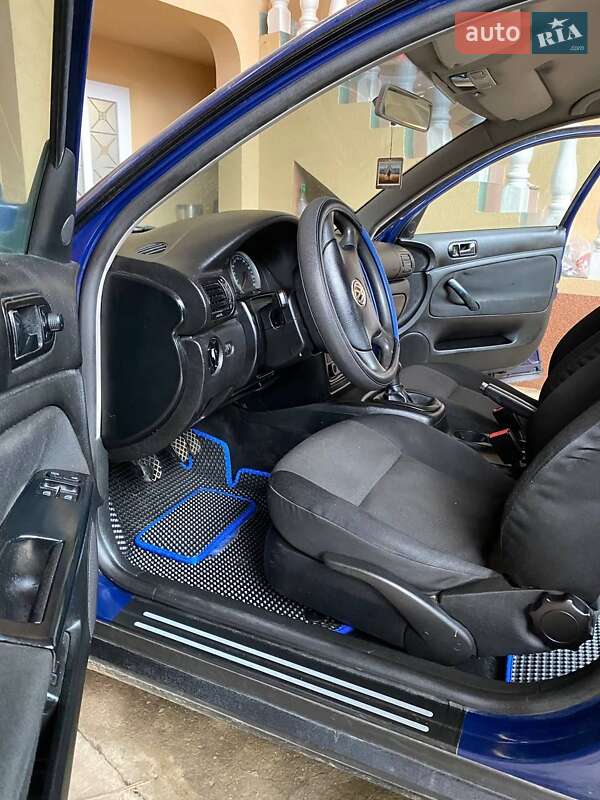 Седан Volkswagen Passat 2002 в Тячеві