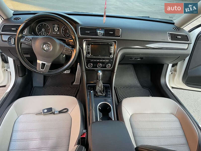 Седан Volkswagen Passat 2014 в Киеве