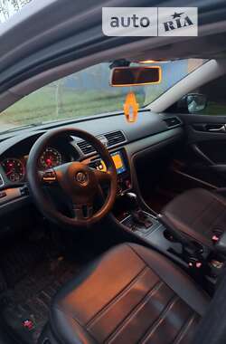 Седан Volkswagen Passat 2014 в Хороле