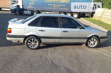 Седан Volkswagen Passat 1991 в 