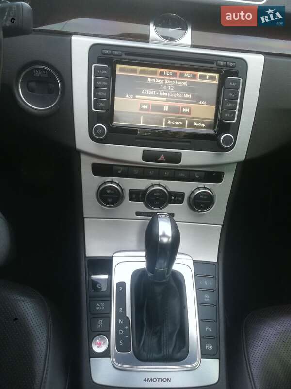 Універсал Volkswagen Passat 2011 в Житомирі