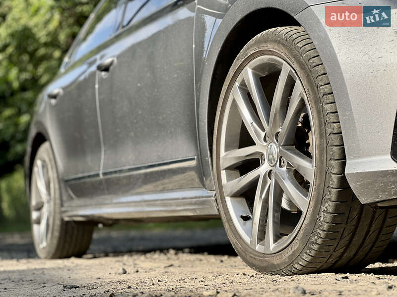 Седан Volkswagen Passat 2016 в Луцьку