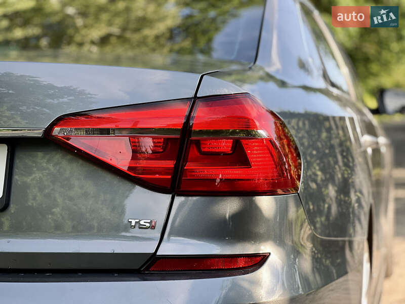 Седан Volkswagen Passat 2016 в Луцьку