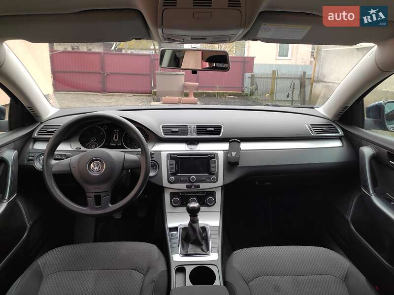 Універсал Volkswagen Passat 2011 в Львові